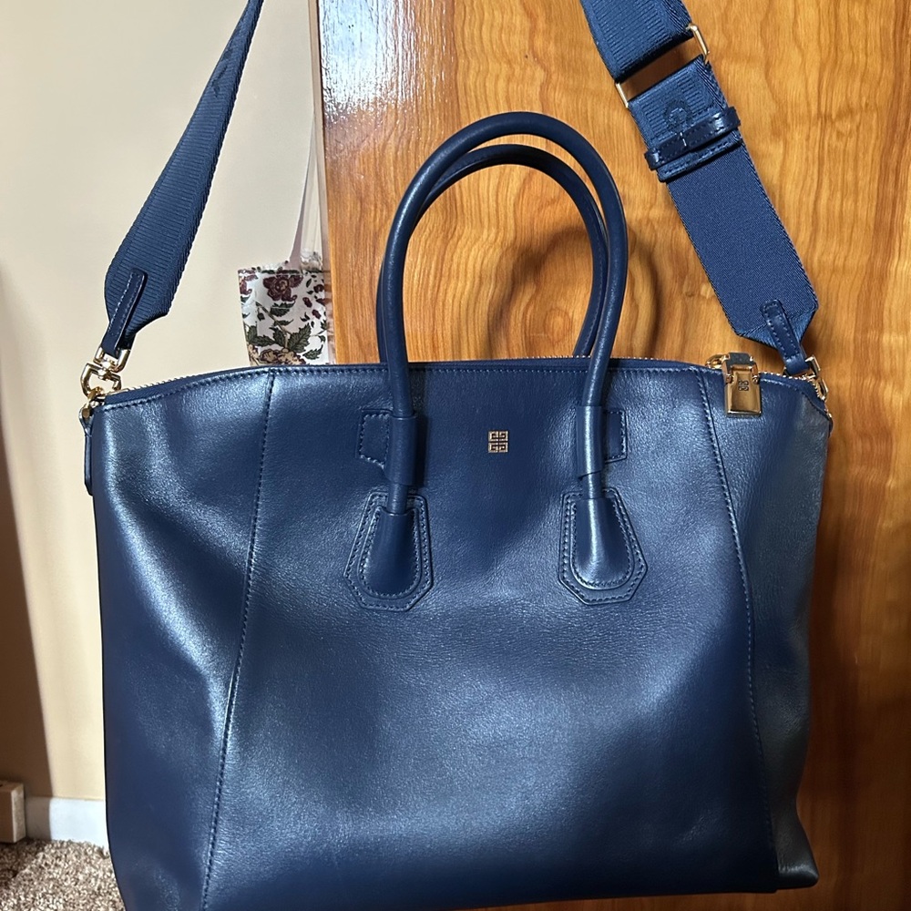 Givenchy  small size sport antigona